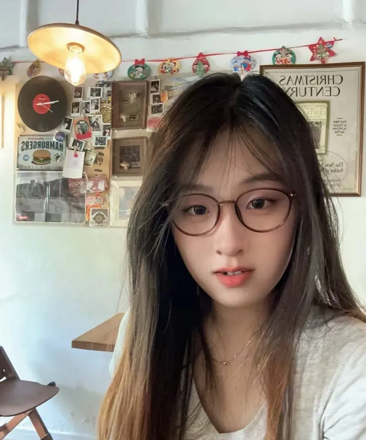 图片[4]-【泄露】全网热搜-清纯眼镜娘私拍流出合集【11V+9P】【PK】 • 欲泽社 - 全网每日精品资源-欲泽社 - 全网每日精品资源