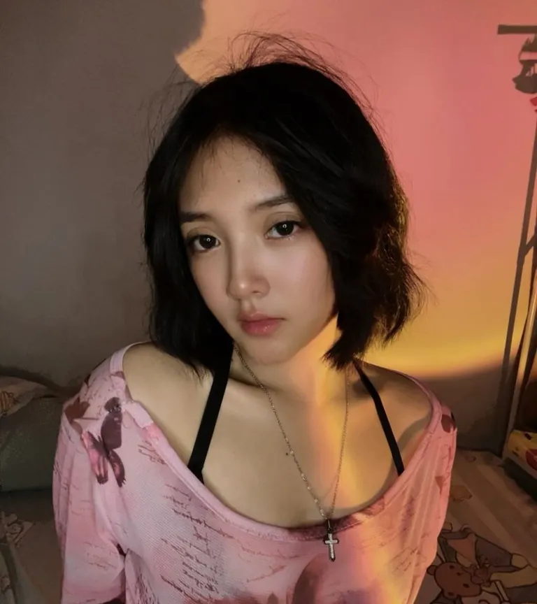 【泄露】印尼颜值少女【jove seleb】自慰性爱真实流出【43V 798M】【PK】-欲泽社 - 全网每日精品资源